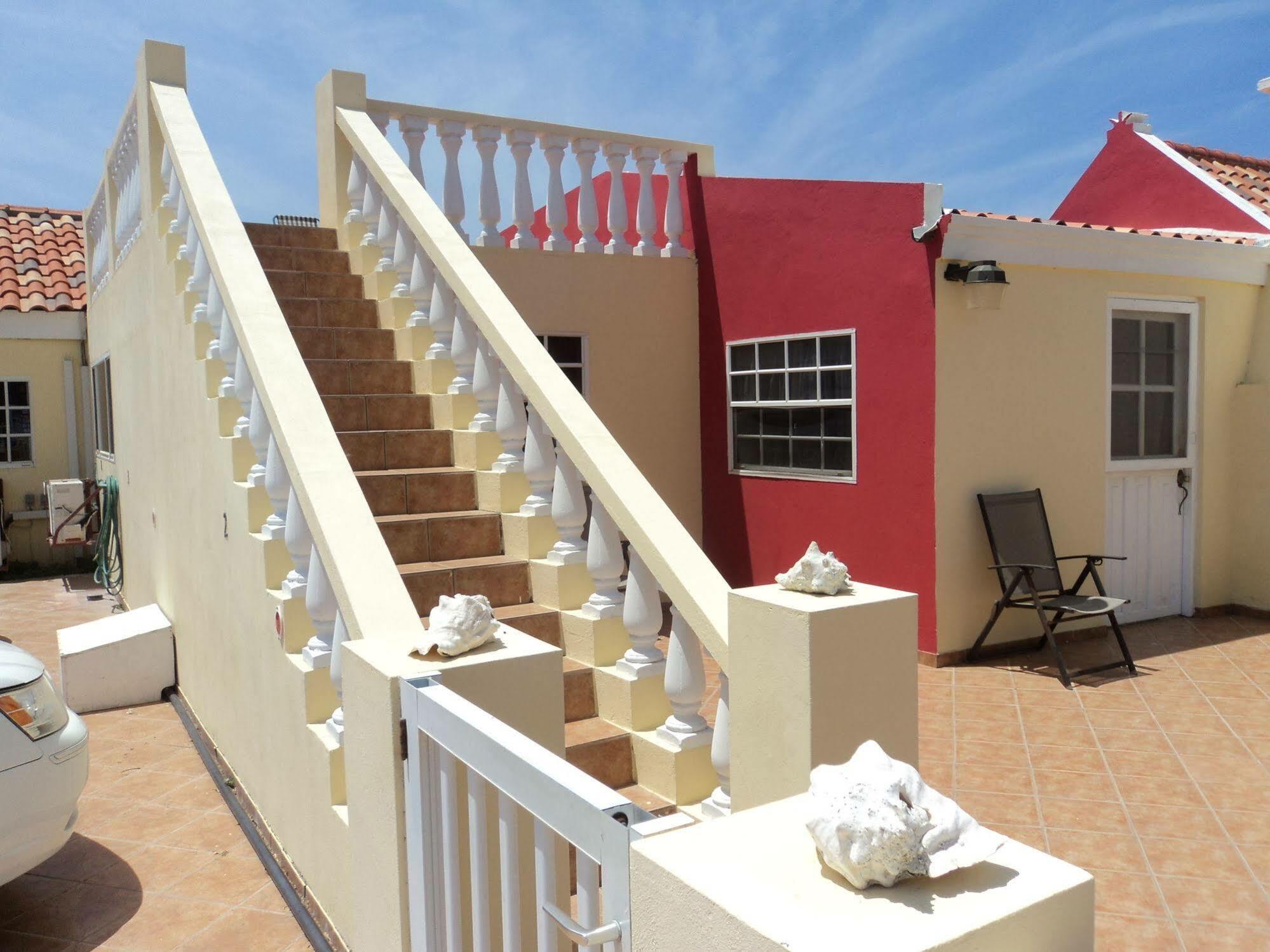 Aruba Cunucu Residence Palm Beach Exterior photo