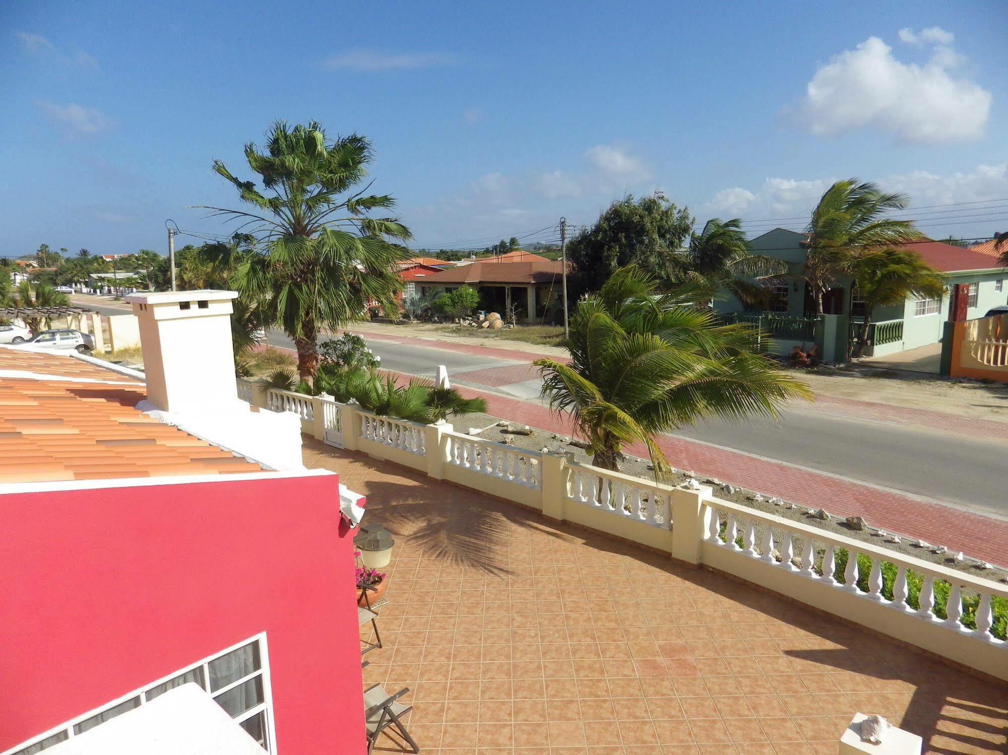 Aruba Cunucu Residence Palm Beach Exterior photo